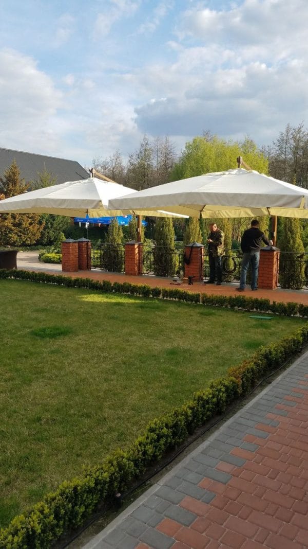 Parasol zewnętrzny wspornikowy Rome kwadratowa kopuła 4x4m na taras, do kawiarni, hotelu - obrazek 2
