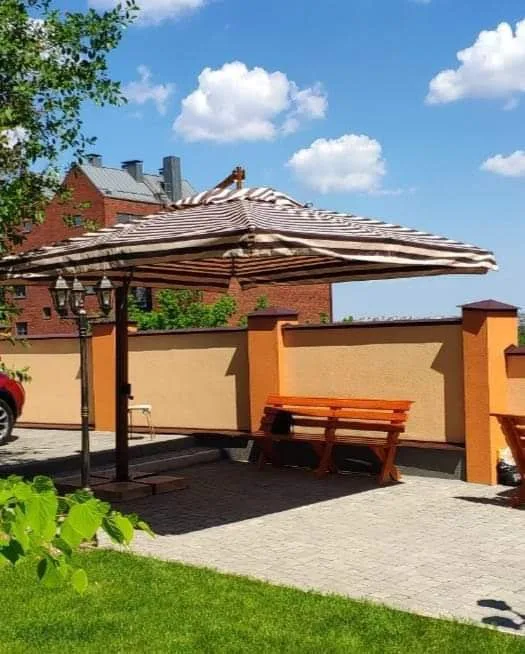 Parasol wspornikowy Palermo 3.5m x 3.5m. Przeznaczony dla kawiarni,terenów zewnętrznych, placów przed domem, hoteli. - obrazek 2