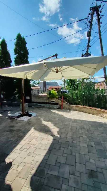Parasol wspornikowy Palermo 3.5m x 3.5m. Przeznaczony dla kawiarni,terenów zewnętrznych, placów przed domem, hoteli. - obrazek 5
