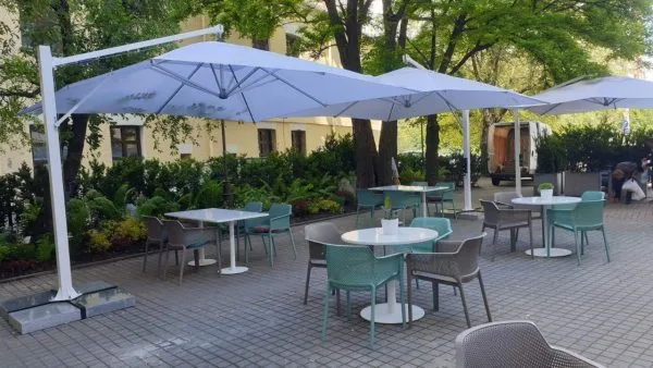 Parasol wspornikowy Palermo 3.5m x 3.5m. Przeznaczony dla kawiarni,terenów zewnętrznych, placów przed domem, hoteli. - obrazek 6