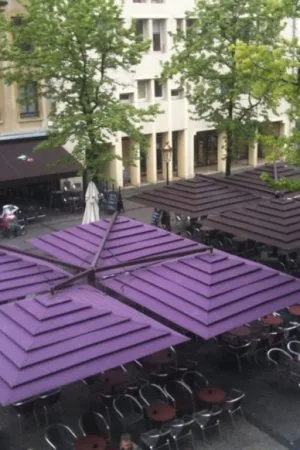 Czterokopułowy parasol wspornikowy Quadro Rome 8x8m