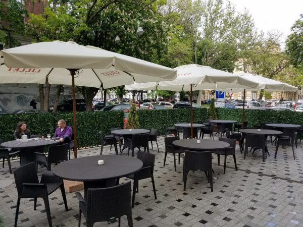 Parasol Genoa, kwadratowy z centralnym słupem – 3,5 X 3,5M - obrazek 3