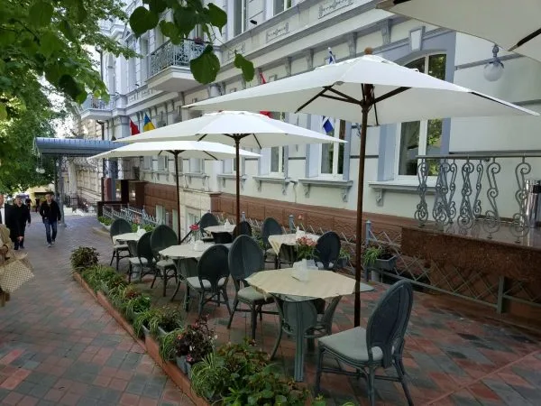 Parasol zewnętrzny Toronto, kwadratowa kopuła 2,5×2,5 m - obrazek 5