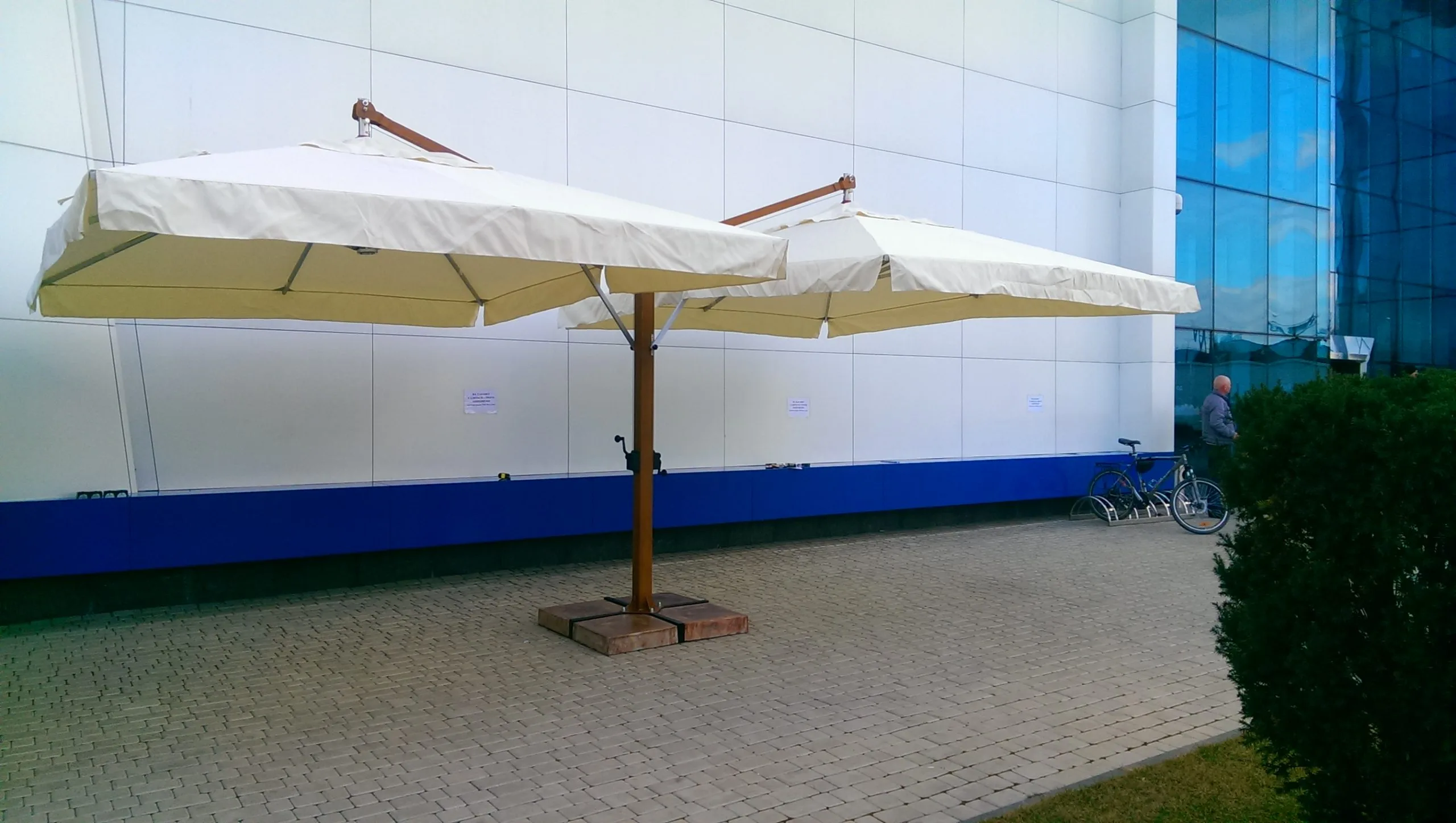 Parasol zewnętrzny wspornikowy „Double Lux”, podwójna kopuła 3x8m, 4x6m - obrazek 2